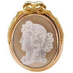 French 1850s Victorian Hard Stone Cameo Gold Brooch