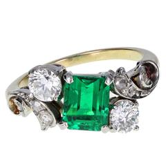 1920s Fancy Emerald Diamond Gold Cluster Ring 12
