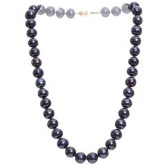 Retro 1980s Tahitian Saltwater Dyed Pearl and Gold Necklace