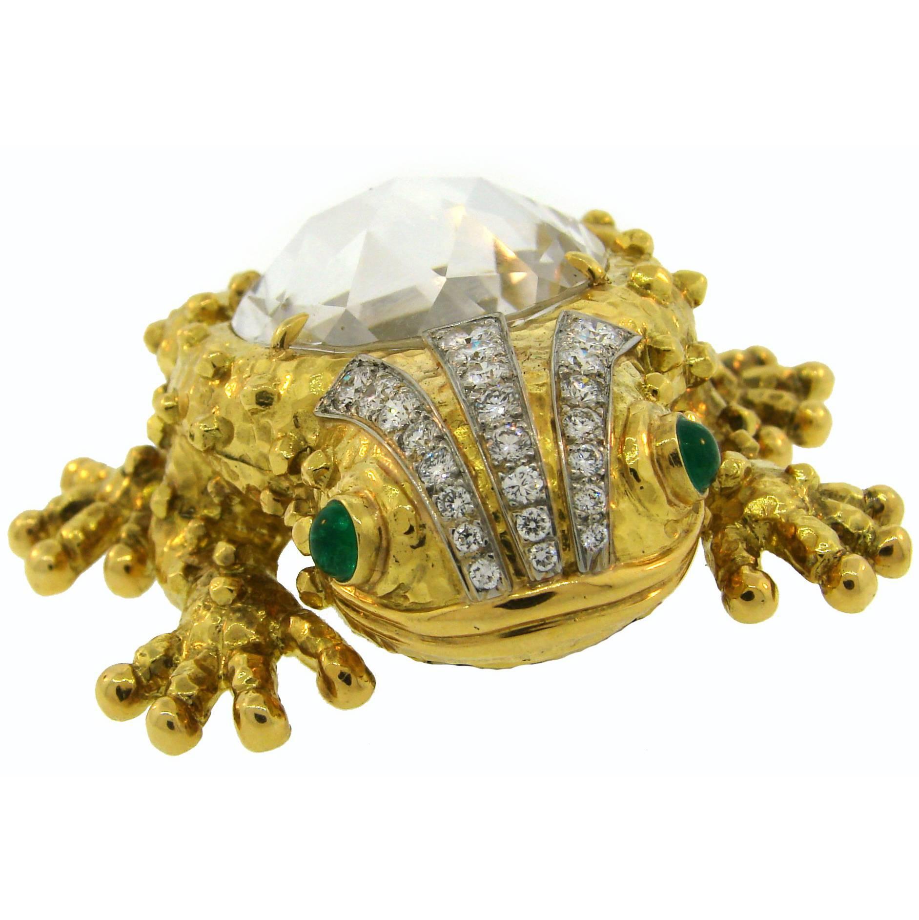 1980s David Webb Rock Crystal Diamond Emerald Yellow Gold Frog Pin Brooch Clip