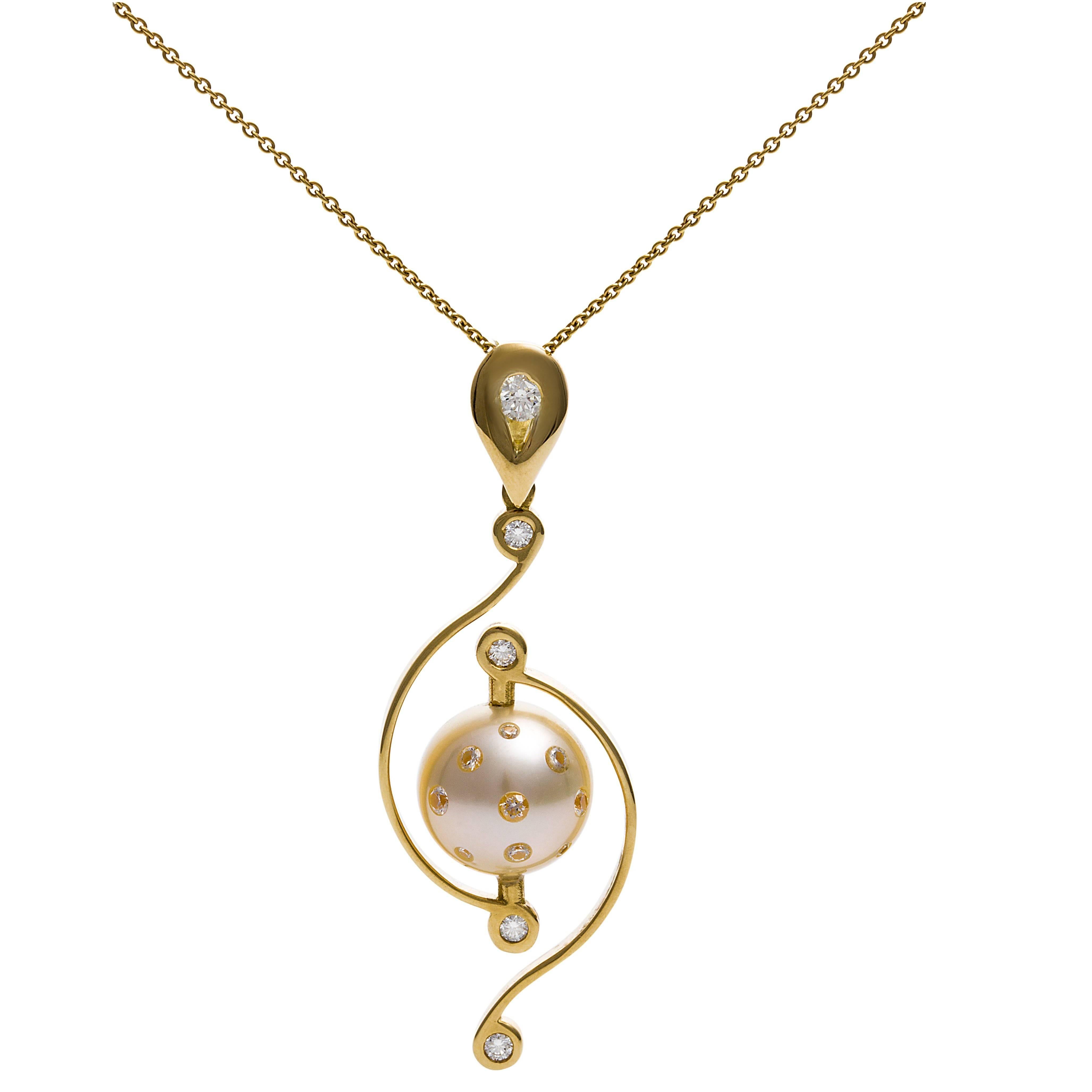 Lust 18 Karat White Diamonds South Sea Pearl Yellow Gold Pendant Necklace  For Sale