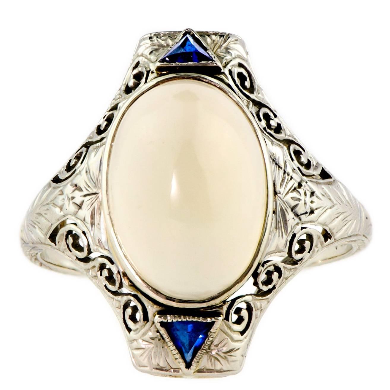 Art Deco circa 1920 Moonstone and 14 Karat White Gold Filigree Ring