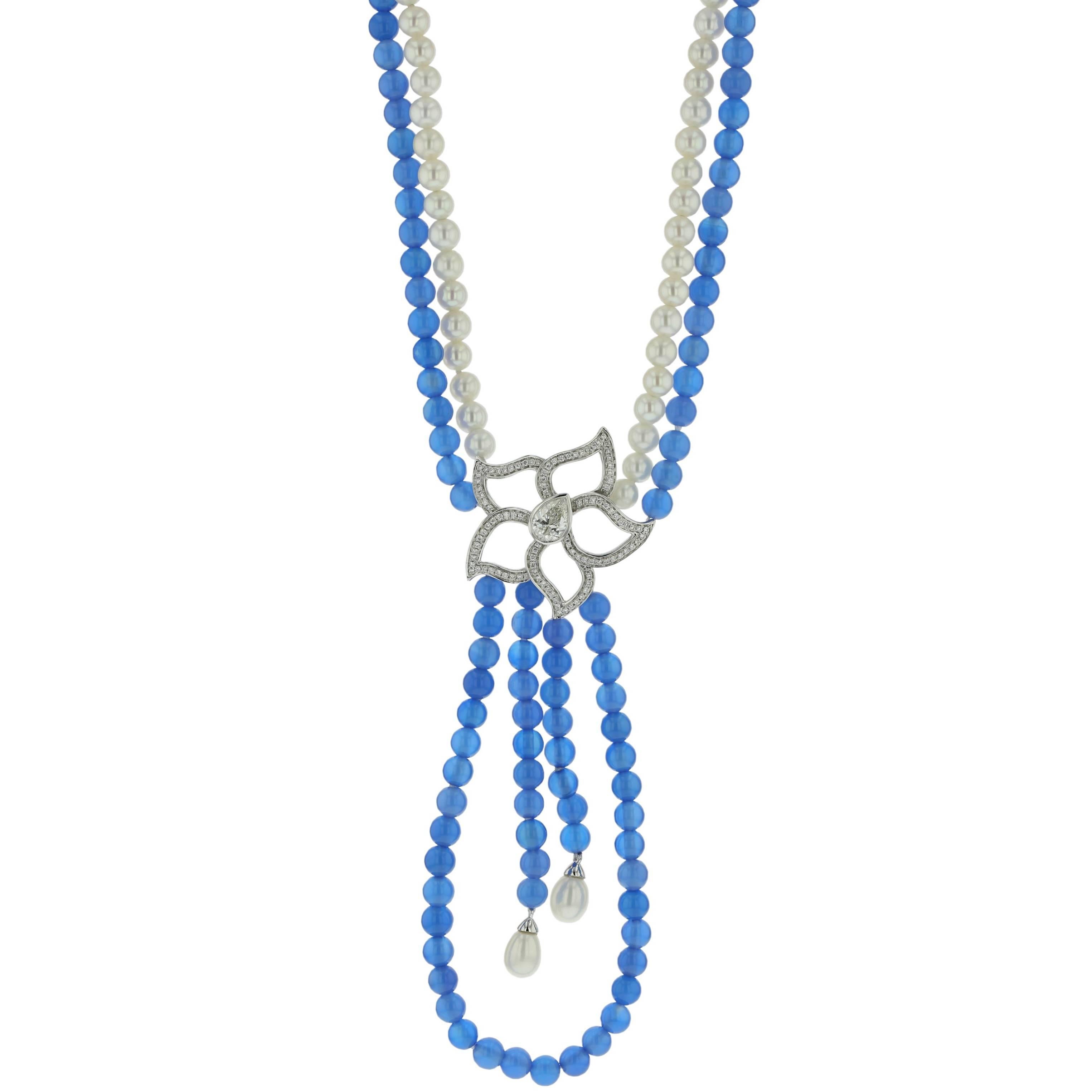 Necklace White Gold 18 Karat 5.80g Blue Chalcedony 77.45 Carat For Sale