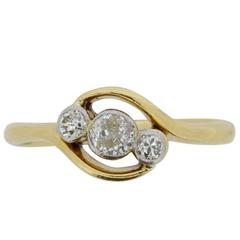 Late Victorian 0.45 Carat Old Cut Diamond Three-Stone Ring, circa 1900s 12