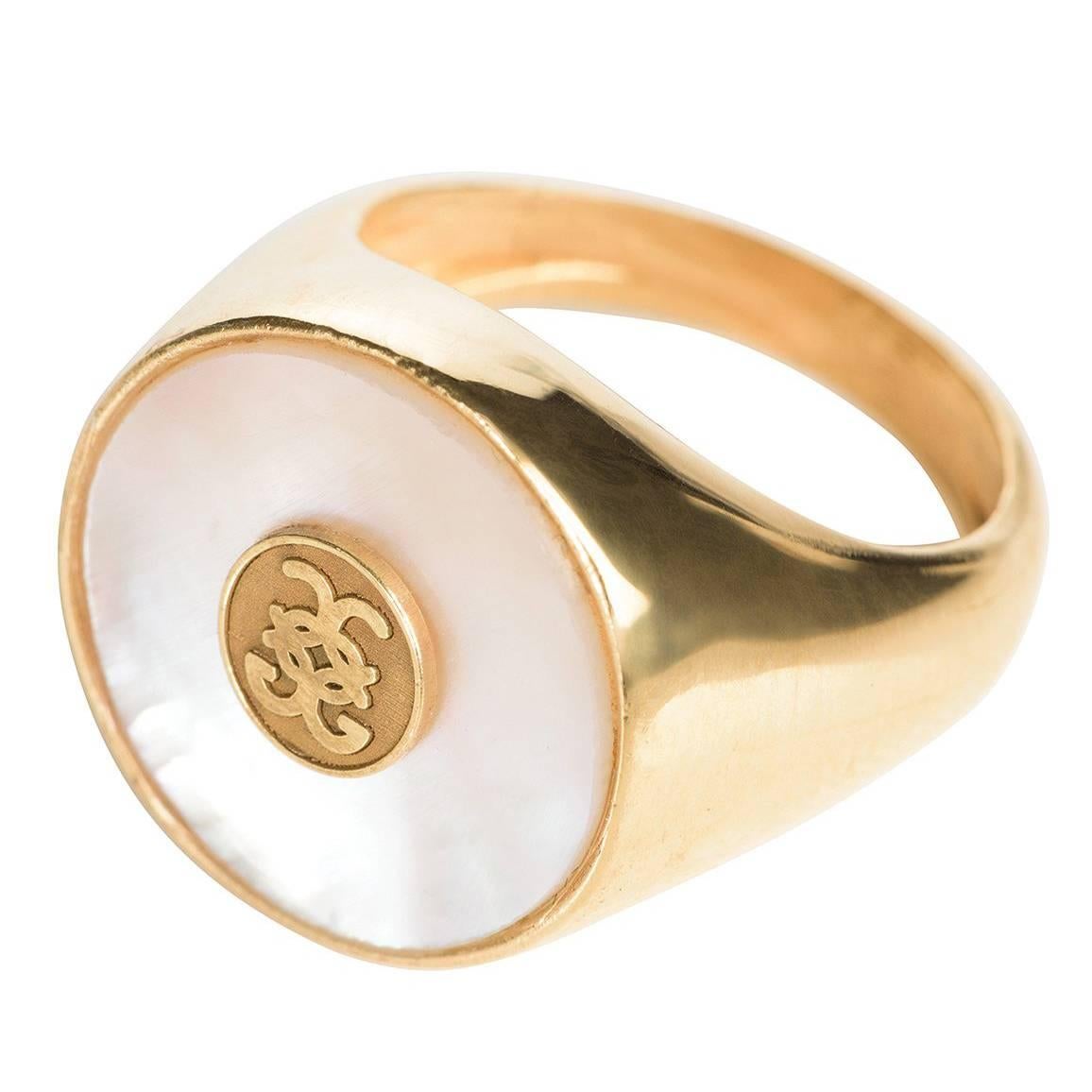 CdG Style Gold Mother-of-Pearl Gold Signet Ring Handmade in Italy For Sale