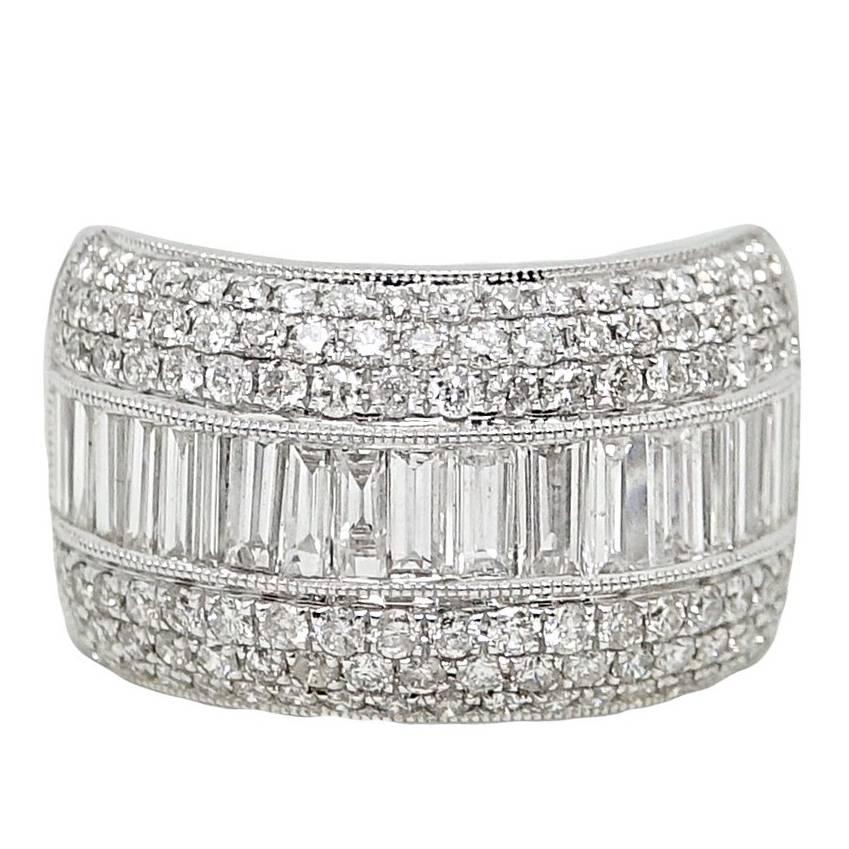 2.48 Carat Baguette Diamond and Round Diamond White Gold Ring For Sale