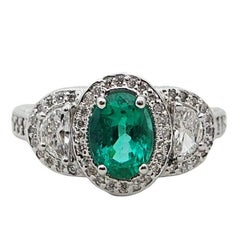 Emerald and Diamond White Gold Ring 4