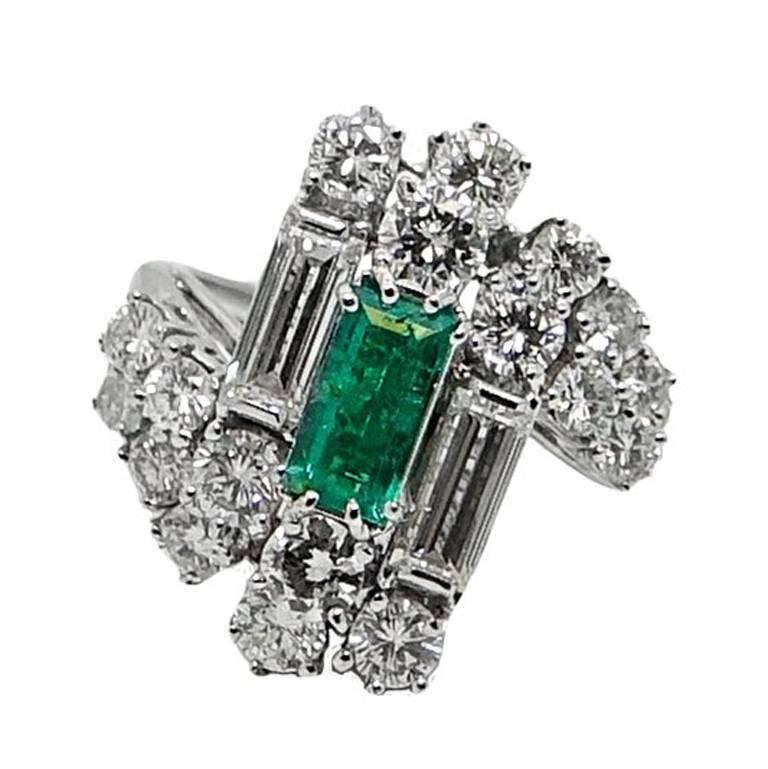 Colombian Emerald and Diamond White Gold Ring For Sale