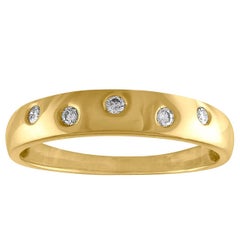 0.10 Carat Diamond Gold Band Ring 4
