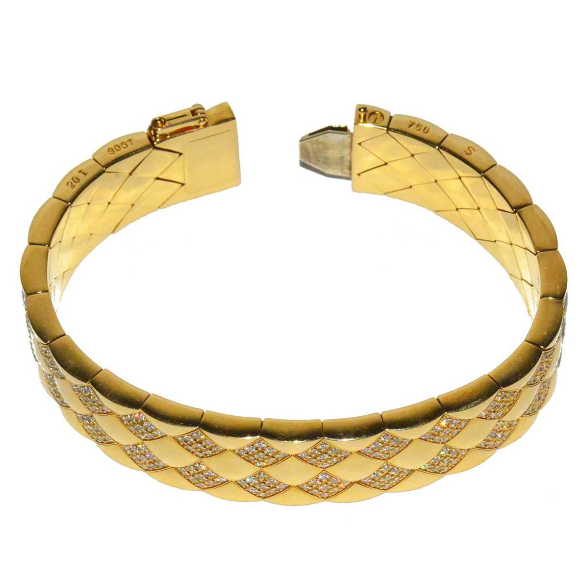 Rare Chanel Gold and Diamond Matelasse Flexible Bracelet at 1stDibs ...