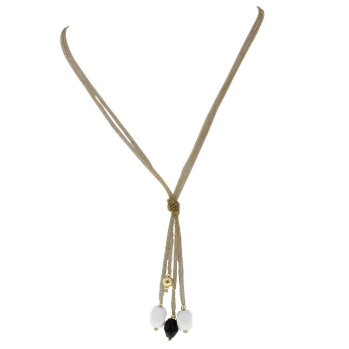 Black and White Agate 18K Yellow Gold Pendant Necklace For Sale
