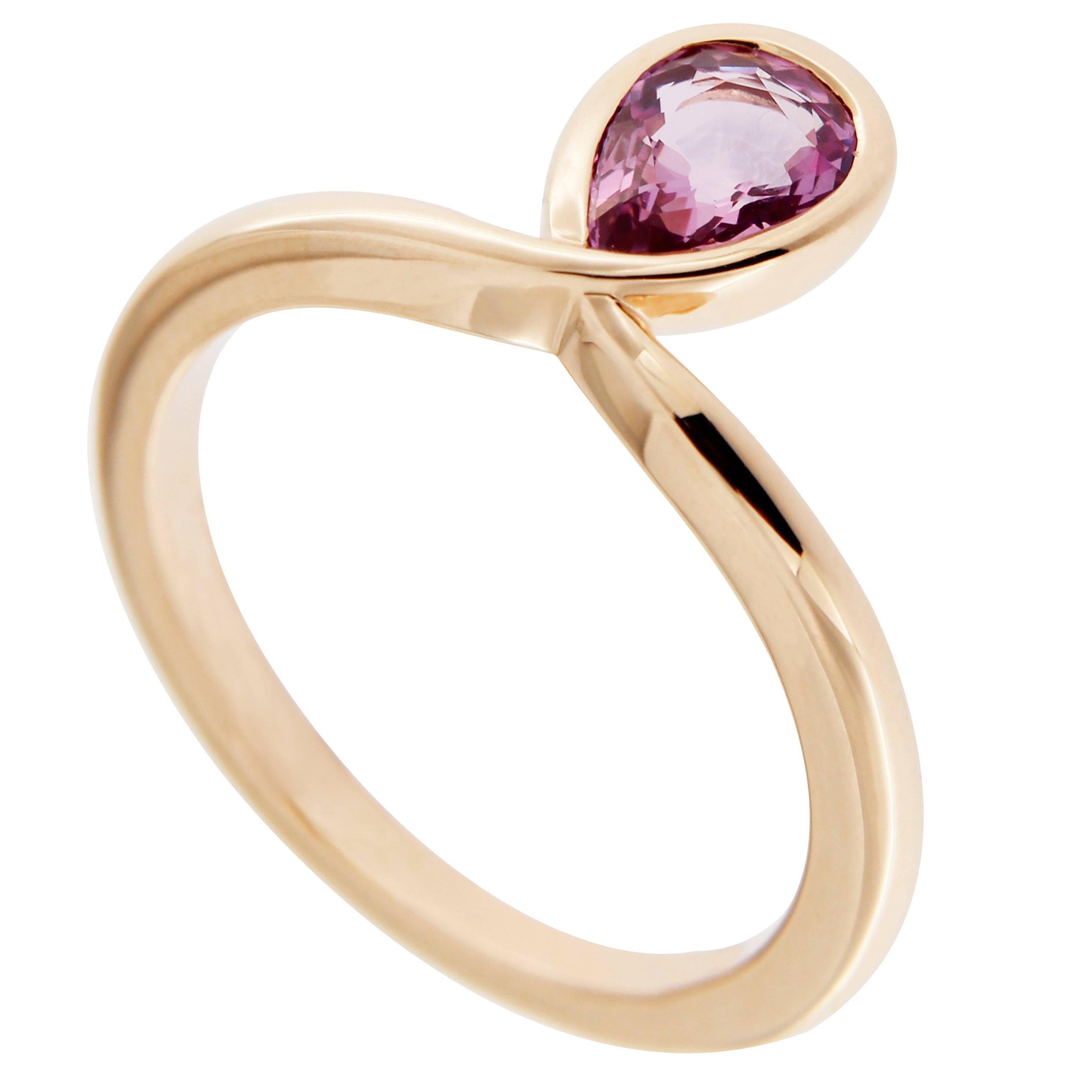 Jona Pink Sapphire 18 karat Rose Gold Solitaire Ring