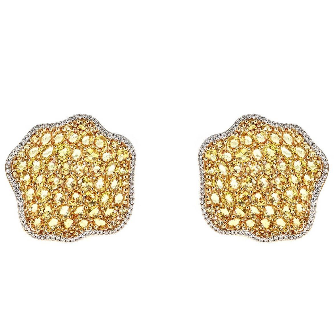 19.46 Carat Yellow Sapphire and 0.69 Carat Diamond Yellow and White Gold Earring For Sale