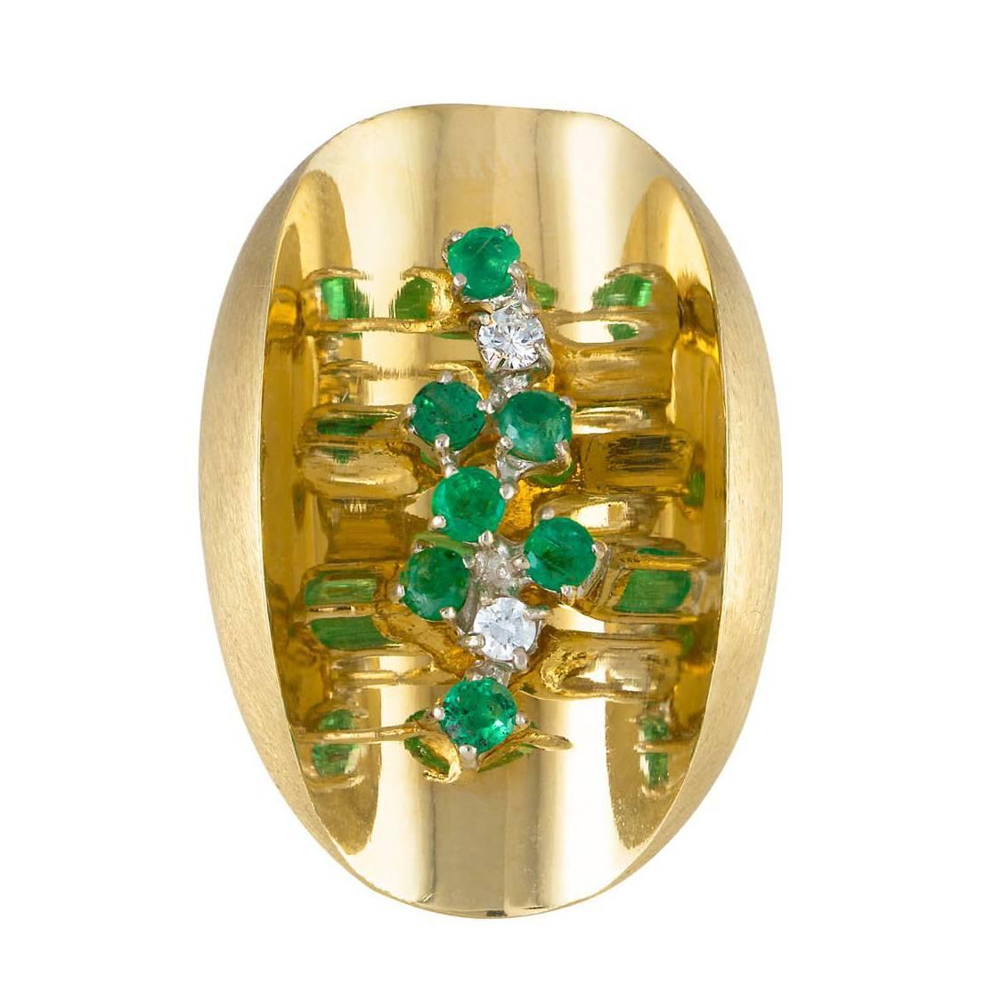 Daou Ellipse Diamond and Emerald Yellow Gold Oval Concave Ring For Sale