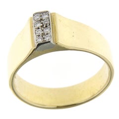 18 Karat Yellow Gold Design Ring with White Diamonds