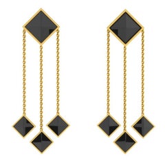 Boucles d'oreilles pendantes Ferrucci Pyramid en or jaune 18 carats et onyx noir