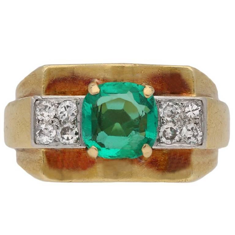 Chaumet Emerald and Diamond Dress Ring, French, circa 1940 For Sale