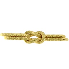 Chiselled Brooch in Yellow 18 Karat Gold