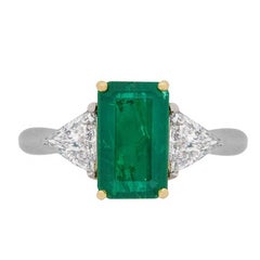 Vintage Art Deco Emerald and Diamond Ring, circa 1940s