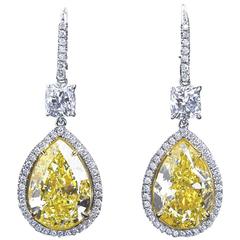 18 Carat Fancy Yellow Pear Shaped Diamond Pendant Earrings 12
