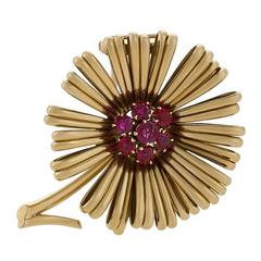 Van Cleef & Arpels French Mid-20th Century Ruby Gold Flower Brooch