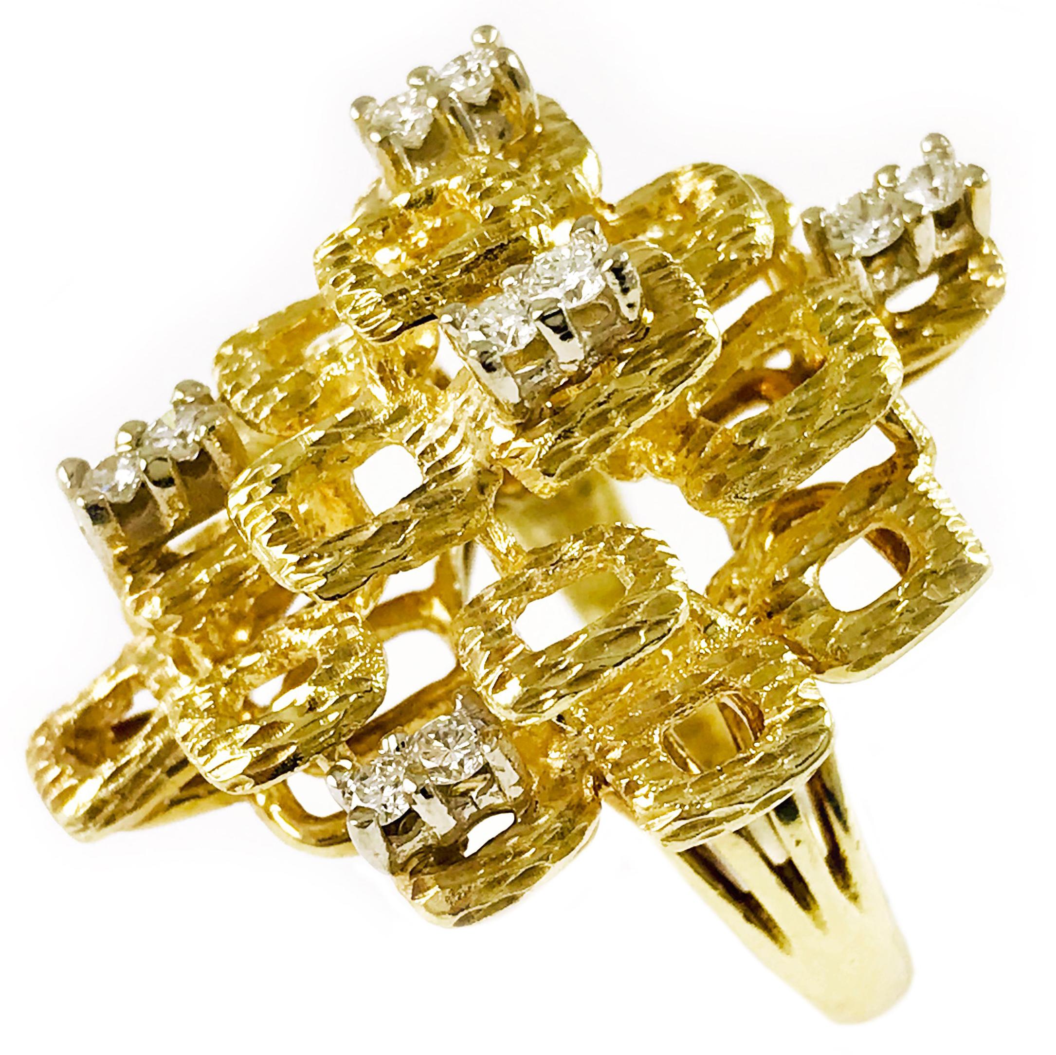 Gelber strukturierter Gold-Diamantring, ca. 1980er Jahre (Retro) im Angebot