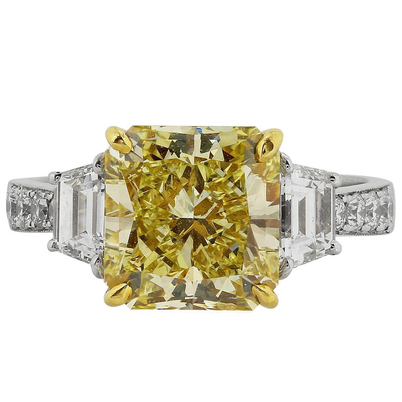 3.77 Carat GIA Certified Fancy Yellow Diamond Gold Platinum Ring For Sale