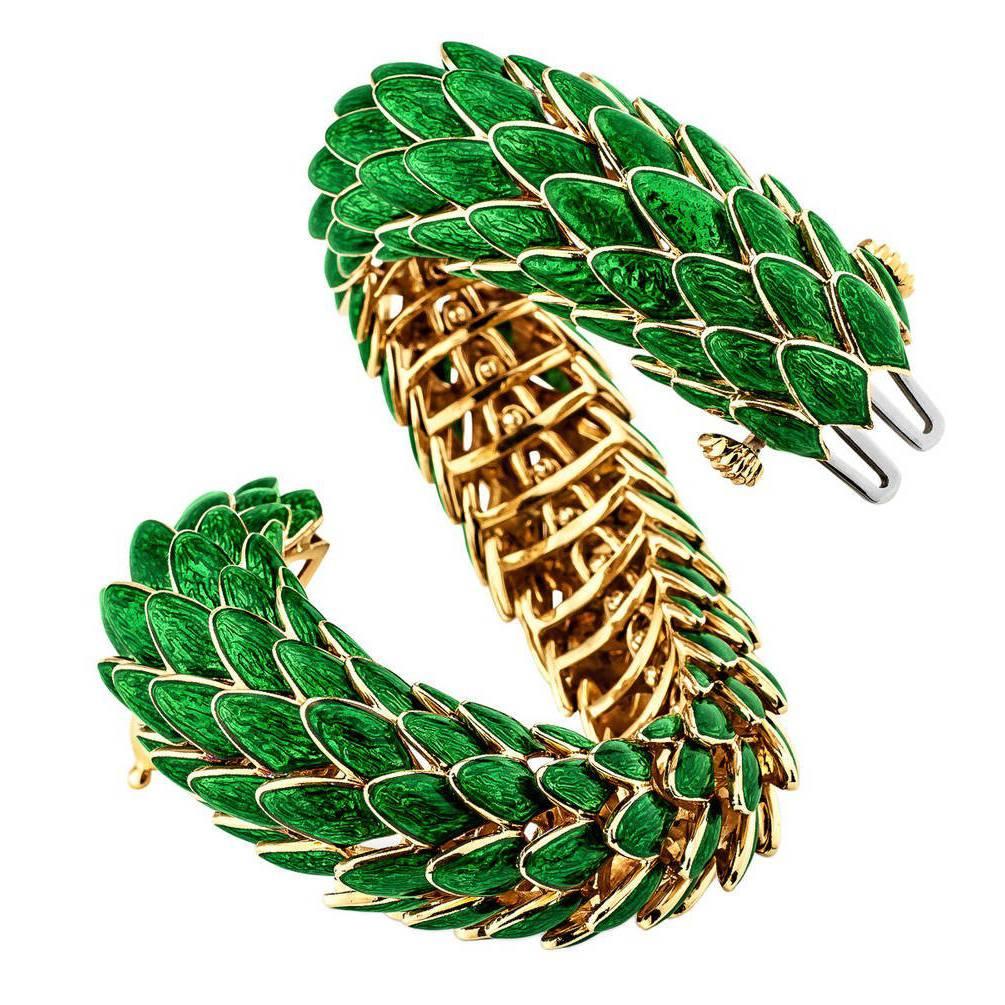 1970s David Webb Spectacular Green Enamel Gold Bracelet