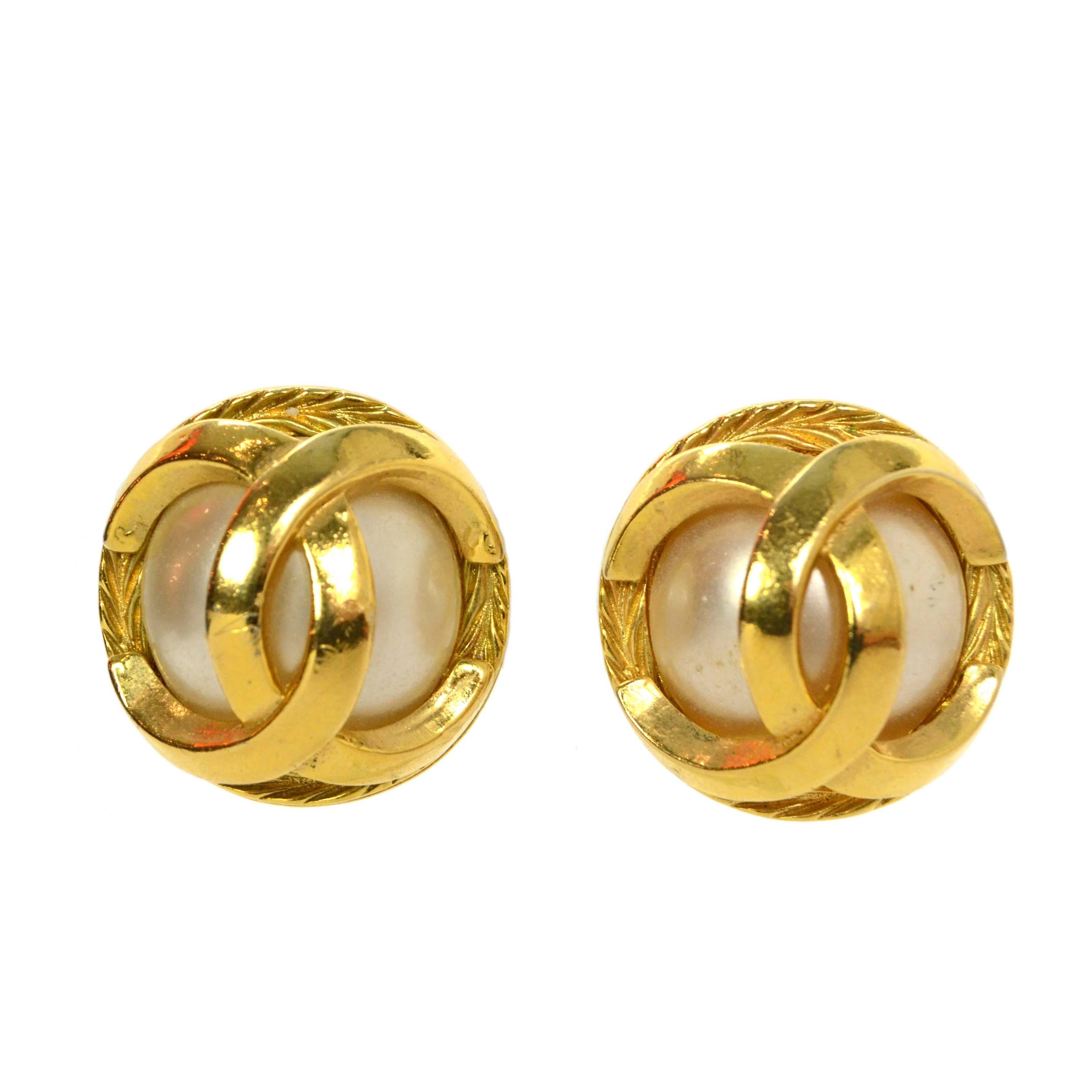 Chanel Vintage '70s Pearl & Gold Clip On Earrings