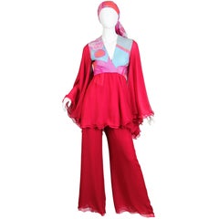 Hanae Mori Haute Couture degli anni '70, camicetta in chiffon di seta, sciarpa e pantaloni.