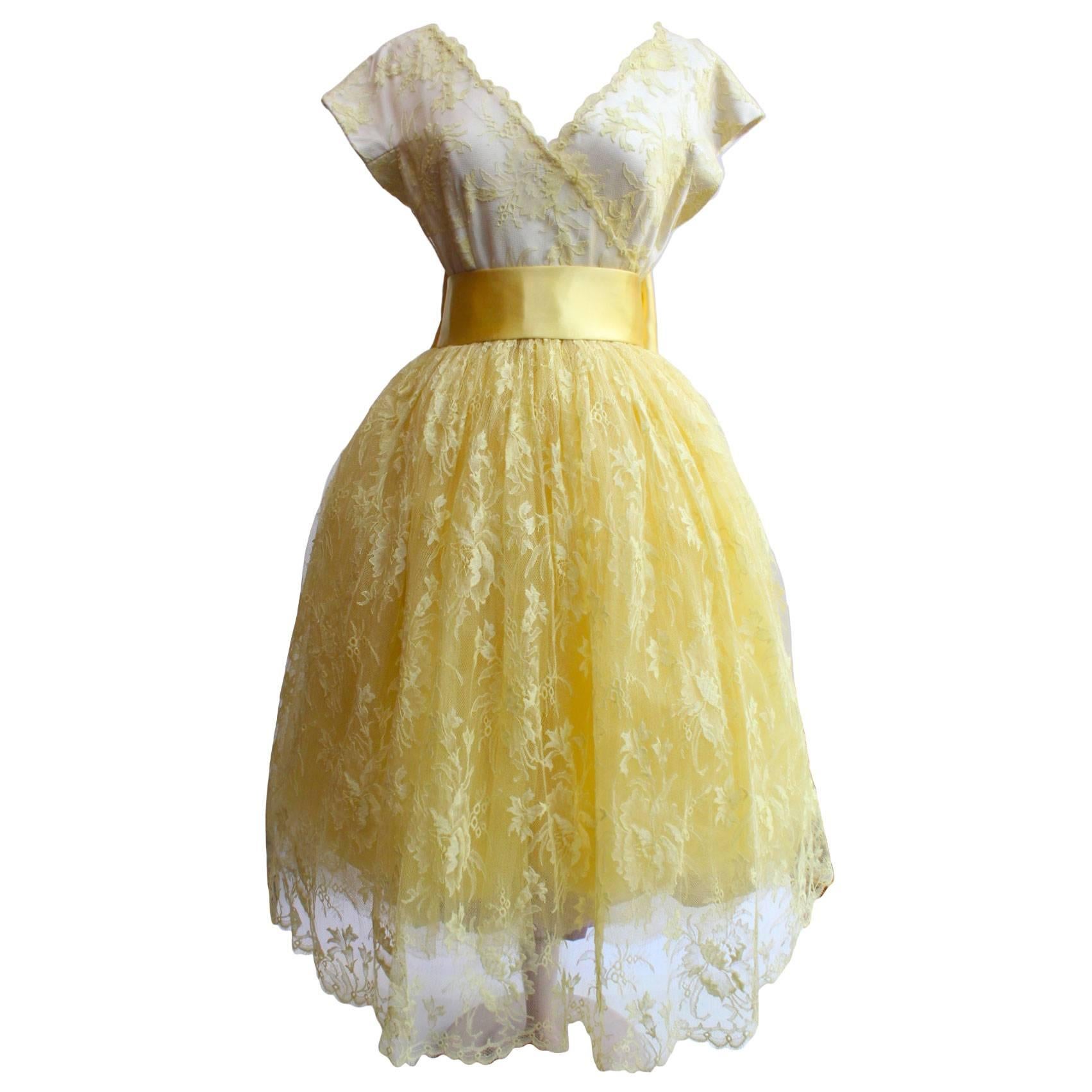 1950s Jeanne Lanvin by Castillo Yellow Lace and Tulle Ball Dress For Sale