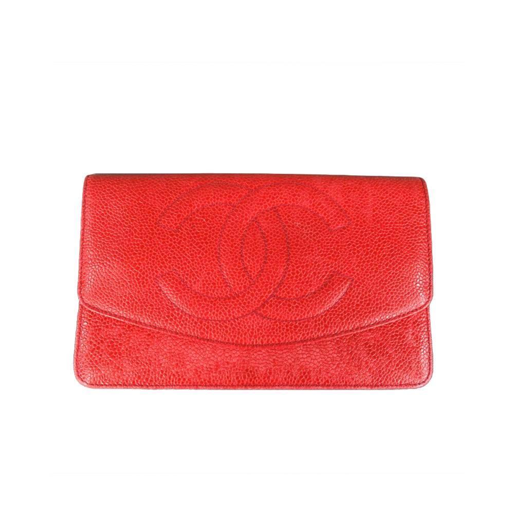 Vintage CHANEL Red Pebbled Caviar Leather Compartment Wallet at 1stdibs