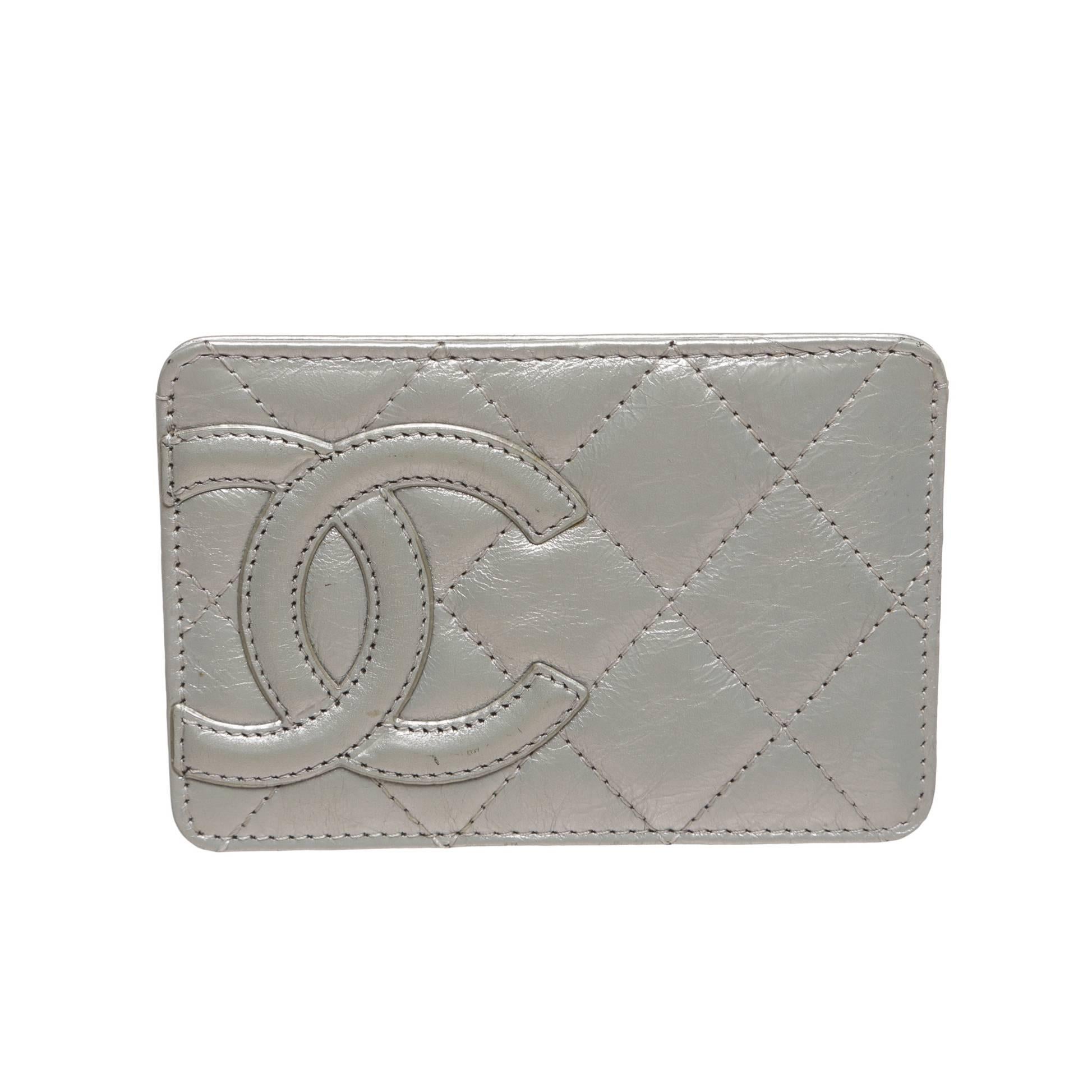 Chanel Silver Quilted Distressed Leather CC Card Holder For Sale