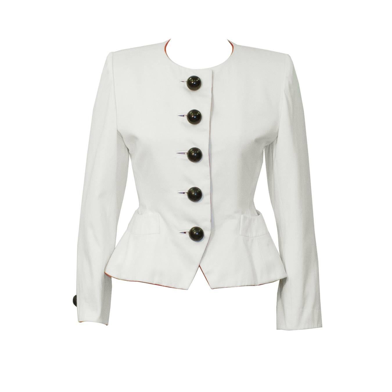 1980's Yves Saint Laurent YSL Veste blanche avec boutons Dome en vente