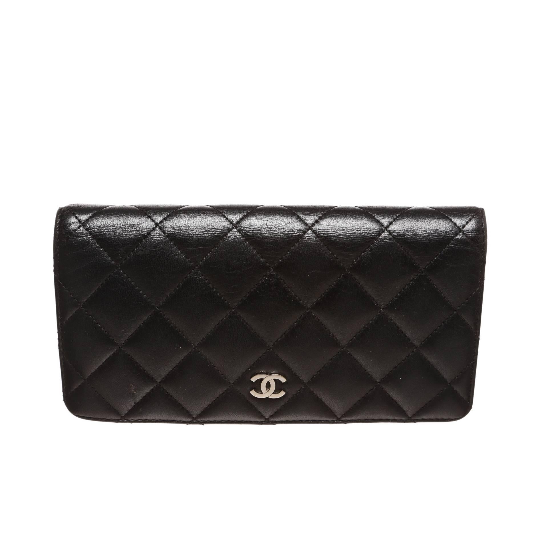 Chanel Black Quilted Lambskin Bifold CC Wallet For Sale