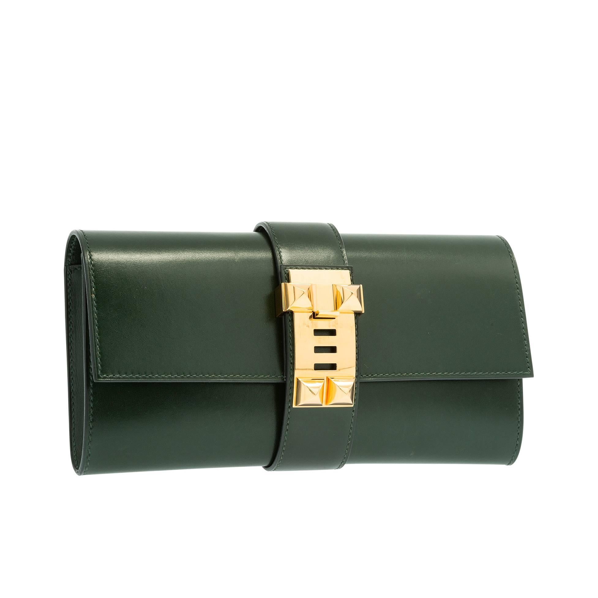 Hermes 23cm Vert Fonce Calf Box Leather Medor Clutch Bag with Gold Hardware For Sale
