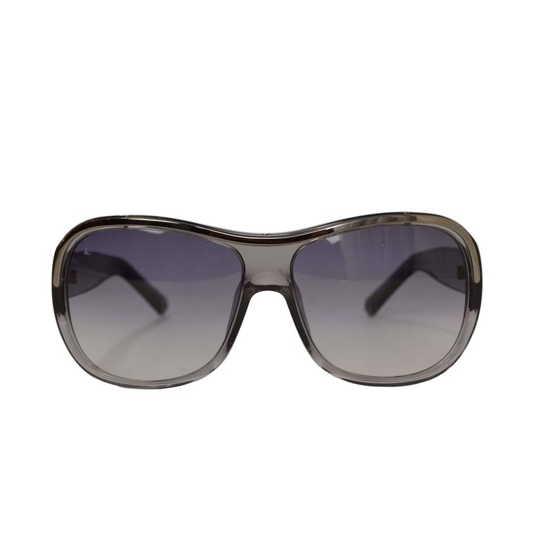 Louis Vuitton Grey Aviator Sunglasses For Sale at 1stdibs