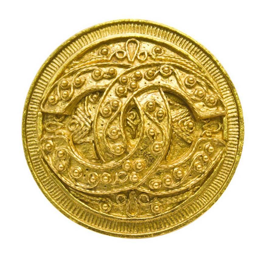 1994 Chanel Gold Circle CC Pin 