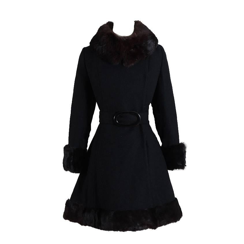 Vintage By 1960: cappotto in lana nera e pelliccia di coniglio in vendita