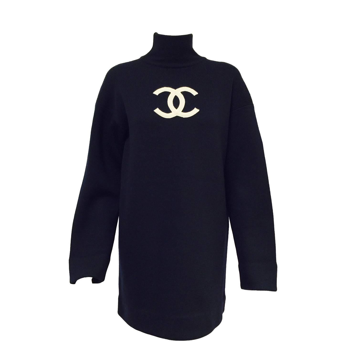 Chanel Navy Blue Wool Varsity Pullover Sweater Dress With Ivory Logo Patch For Sale