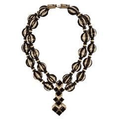 Una collana ispirata all'Art Deco di William Delillo