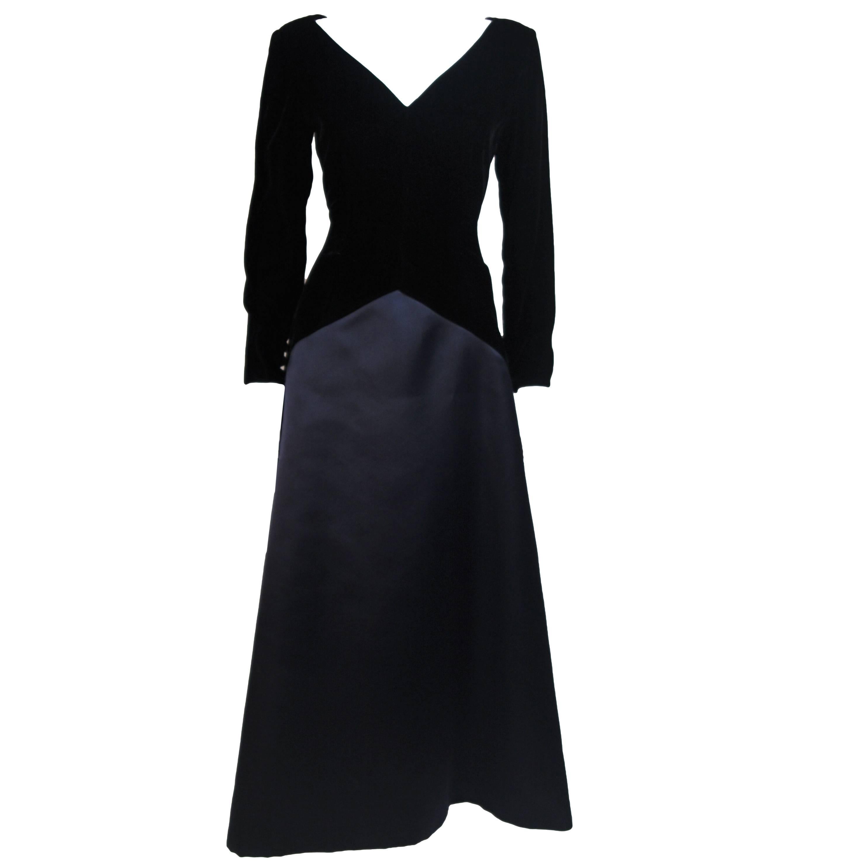 BILL BLASS Circa 1980's-1990's Velvet and Navy Satin Contrast Gown Size 12 For Sale