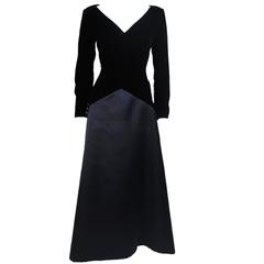 BILL BLASS Circa 1980's-1990's Velvet and Navy Satin Contrast Gown Size 12 9