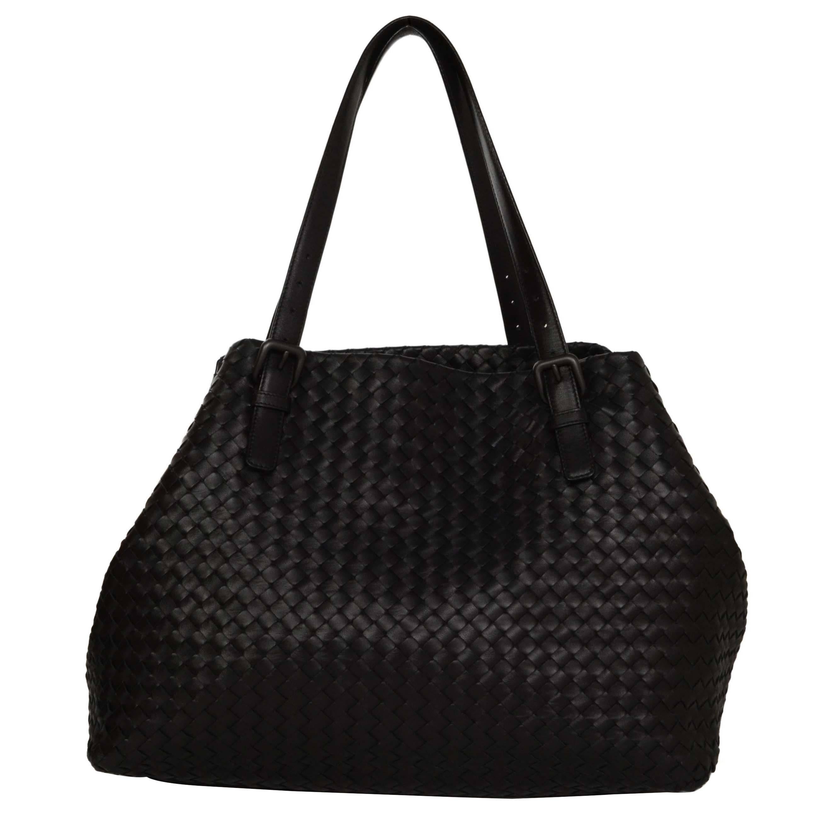Bottega Veneta Black Woven Leather Large Intrecciato Bag rt. $3, 950