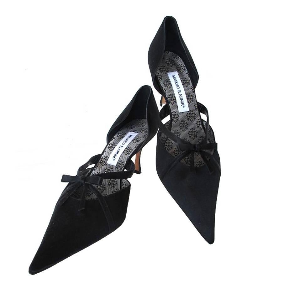 NEW Manolo Blahnik 1950's Inspired Black Satin Evening Shoes For Sale