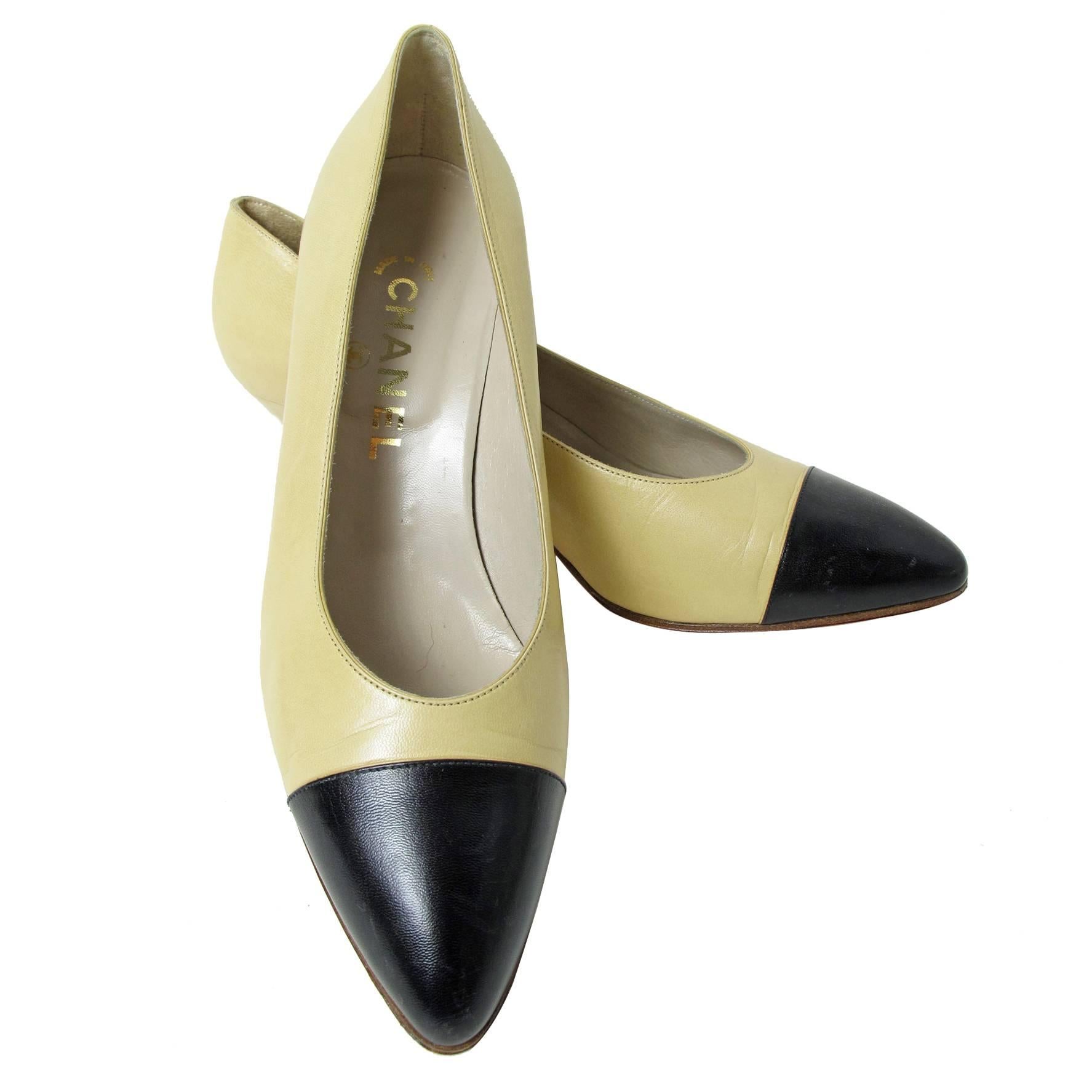 Chanel Beige and Black Leather Heels 37 1/2