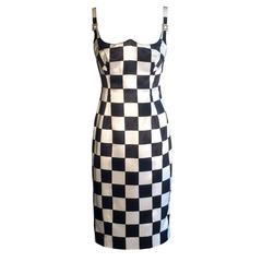 Gianni Versace Couture 1990er Schwarz-weiß kariertes Wiggle-Kleid