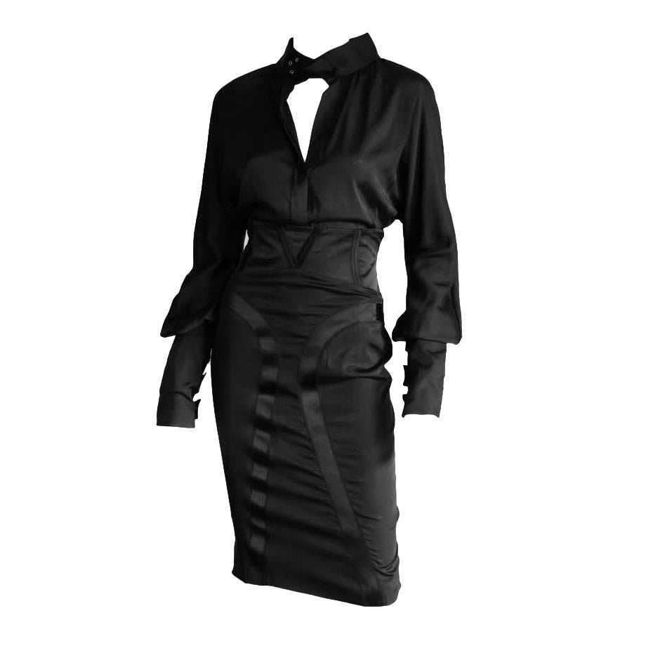 Iconic Tom Ford Gucci FW 2003 Collection Black Silk Runway Skirt 
Matching Top!