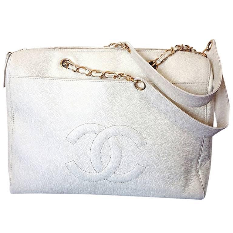 Vintage CHANEL white color caviar leather chain shoulder large tote bag For  Sale at 1stDibs