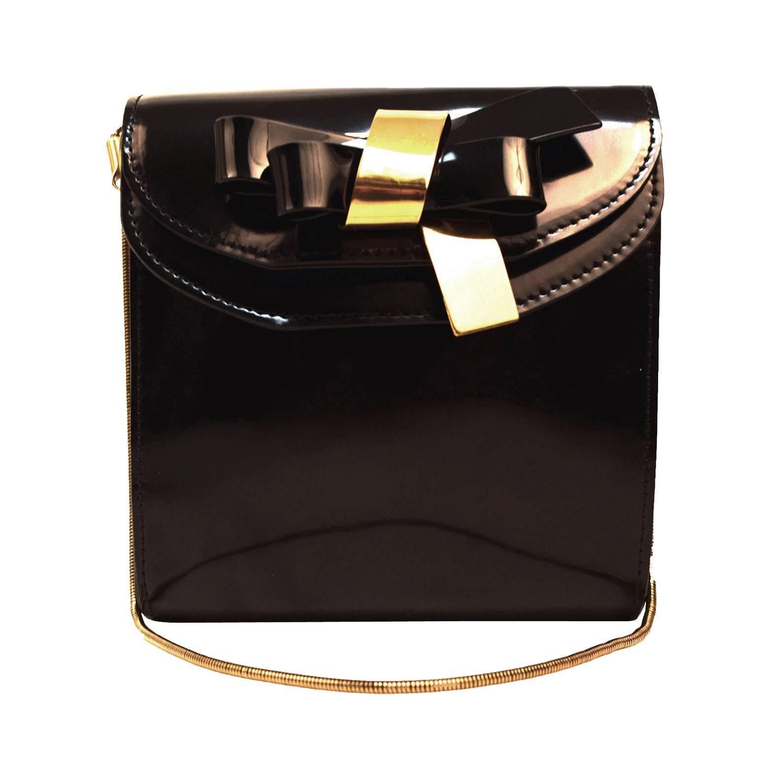 Vionnet Black Patent Leather Bow Shoulder Bag Gold frame and shoulder strap For Sale
